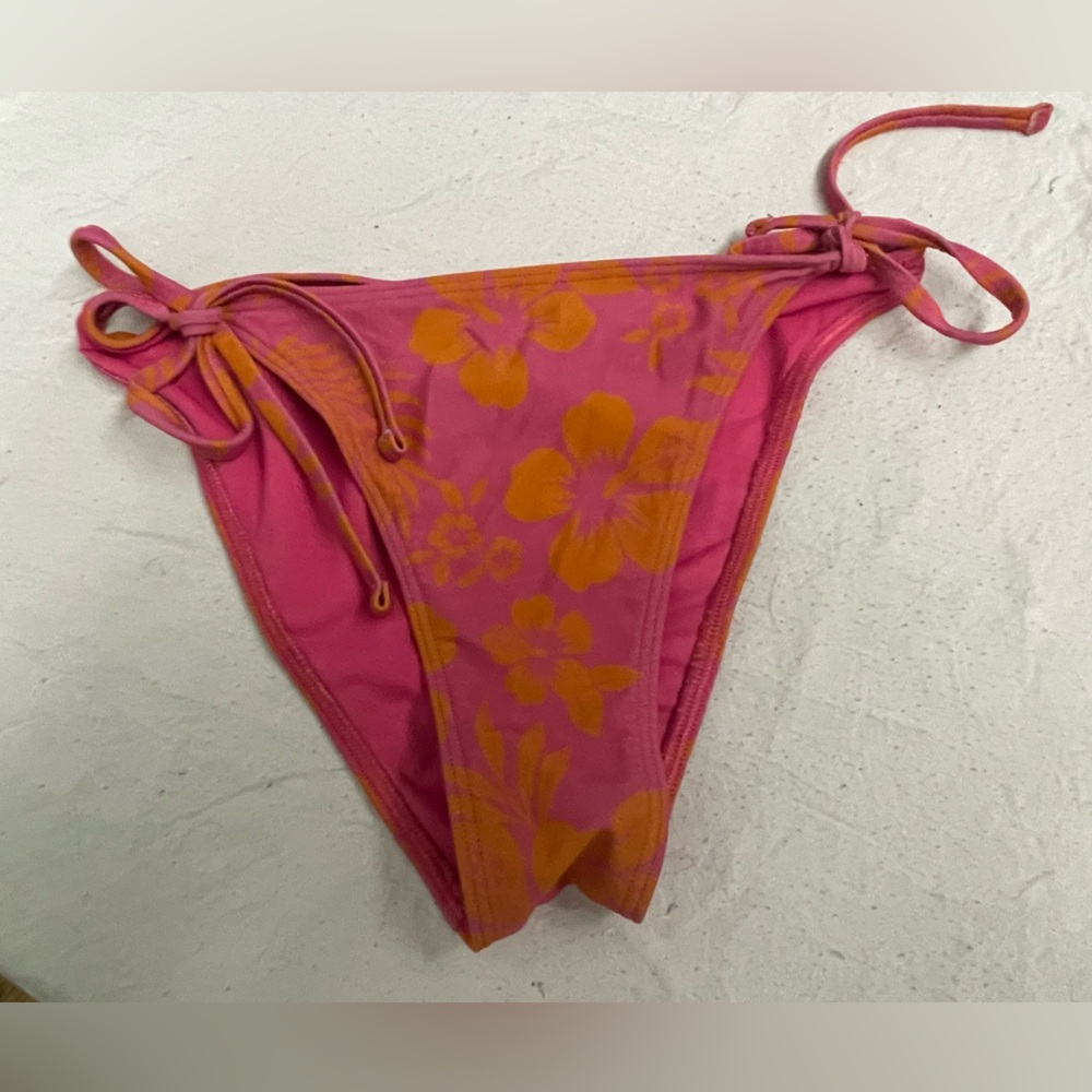 Hollister pink and orange hibiscus bikini tie bottom size S